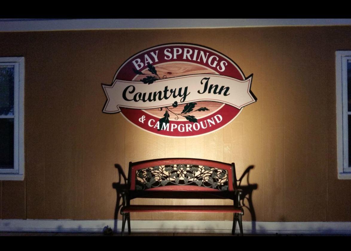 Bay Springs Country Inn & Marina Centre Bagian luar foto